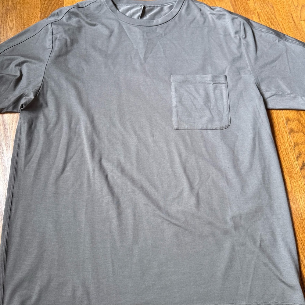 lululemon athletica Charcoal Short Sleeve Tee